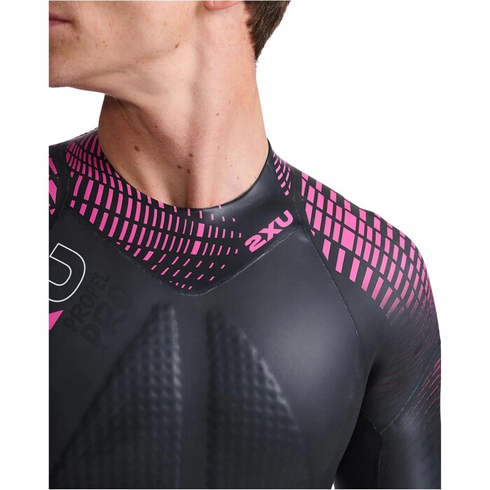 2024 2XU Mnner Propel Pro Neoprenanzug MW5124c - Black / Punk Pink